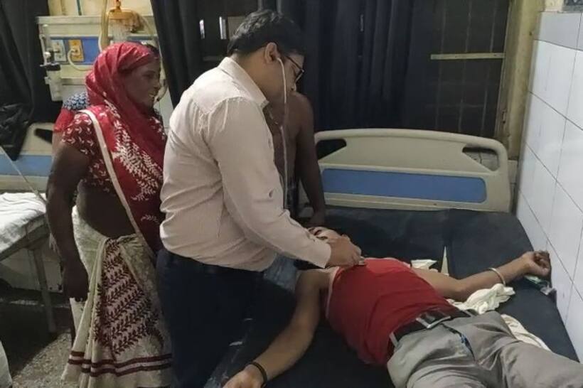 शराबी आदमी ने उल्टा सांप को ही काट लिया