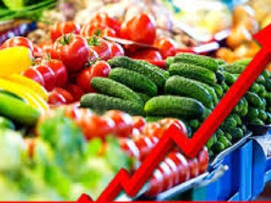 Armed in Pakistan are guarding vegetables, tomatoes become the first choice of thieves
