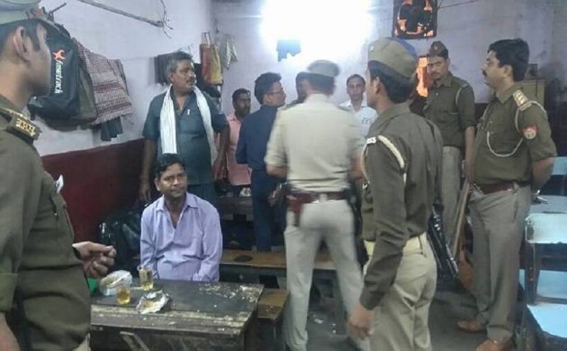 कर रहे थे 'मौत का जाम' तैयार, लेकिन पुलिस ने दबिश दे बचा ली हजारों की जान