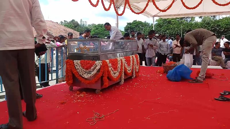 Coffee Day owner Siddhartha's cremation on the estate