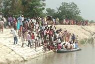 The woman pray and offer flower then jumped in river