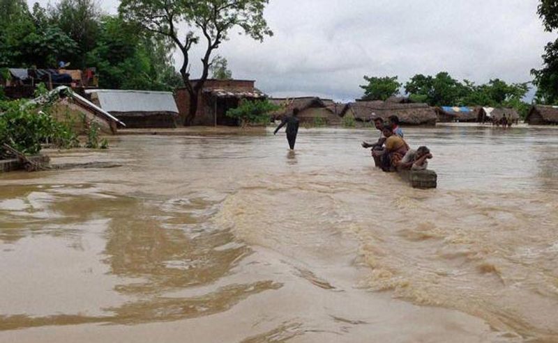 Heavy Monsoon Rain Lashes in Maharashtra Flood Alert for 4 District