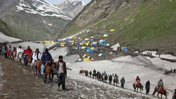 आतंकी हमले की आशंका के चलते अमरनाथ यात्रा रोकी गई; सरकार ने यात्रियों को वापस लौटने की सलाह दी