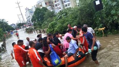 भारी बारिश के चलते देश के 15 राज्य हाई अर्लट, मुंबई के कई इलाकों में 4 से 5 फीट जलभराव