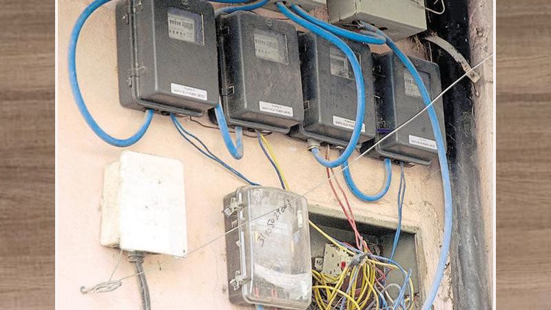 railway employee gets 4 crore electricity bill shocking experience for noida native