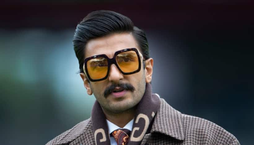 Ranveer Singh raps 'Apna Time Aayega' ahead of Arsenal Manchester United clash (Video)