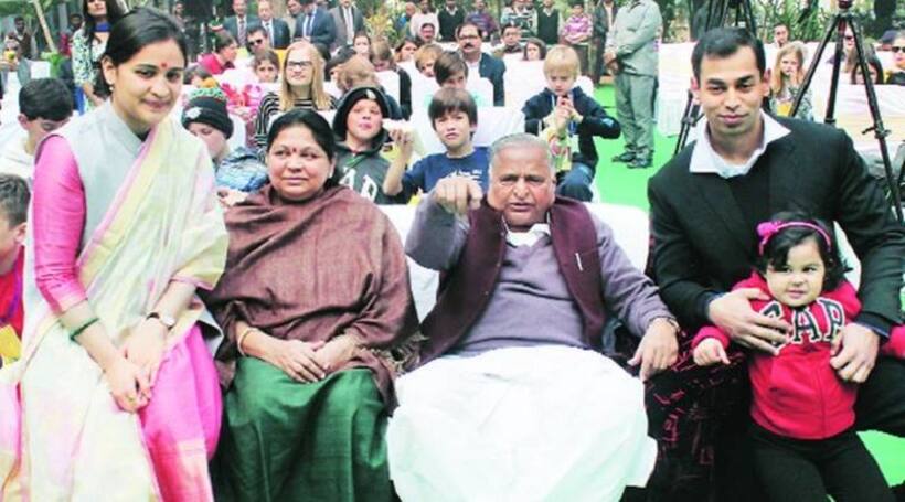 अखिलेश यादव से जुदा हुई मुलायम की बहू की राह !