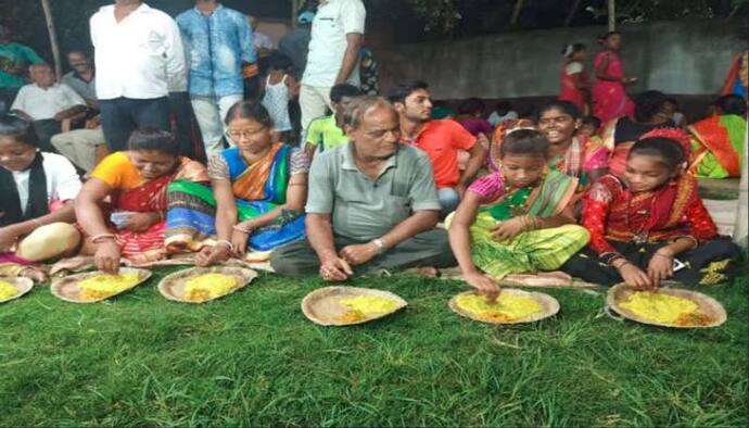 ভোটে জিতেও বদলাননি, 'দিদিকে বলো'-র প্রচারে বিধায়ককে নিয়ে টানাটানি কুলটিতে