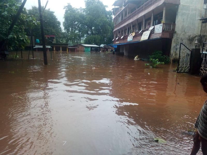 heavy-rain-In Karnataka shivamogga-uttarara-kannada chikkamagaluru-schools-shut