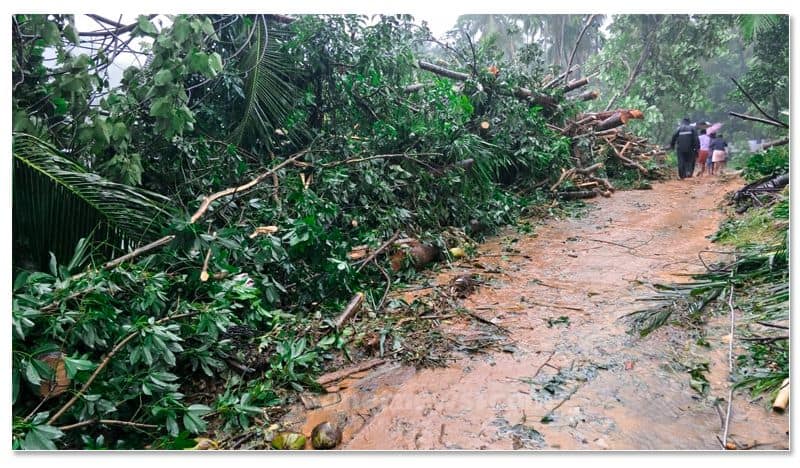 Shivamogga Kolluru NH Blocked due to rain