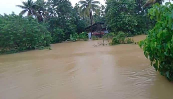 প্রবল বৃষ্টিতে বানভাসি কেরল, চার জেলায় জারি লাল সতর্কতা