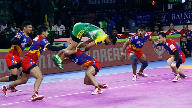 Pro kabaddi 2019 Patna Pirates Beat UP Yoddha by 41-20 points