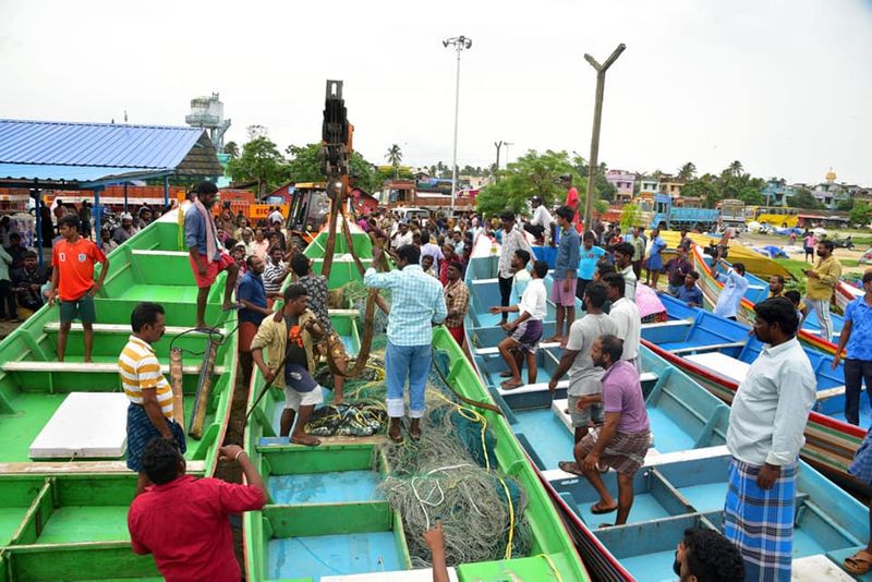 BS Yediyurappa Bumper Offer To Fishermen