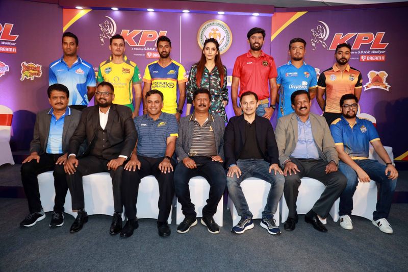 KPL 2019 Franchise owners help flood affected victims in Karnataka