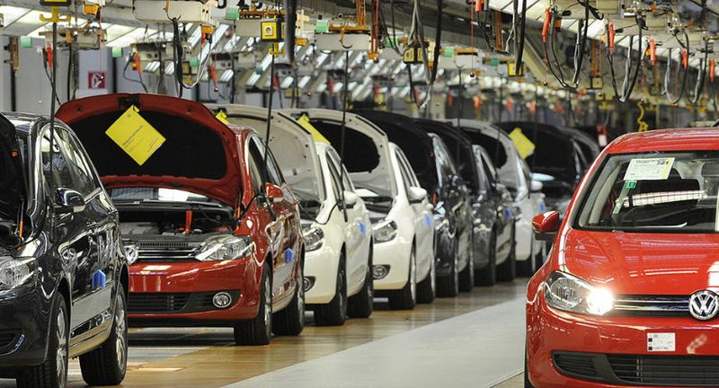 All major automobile manufacturers report sharp decline in August