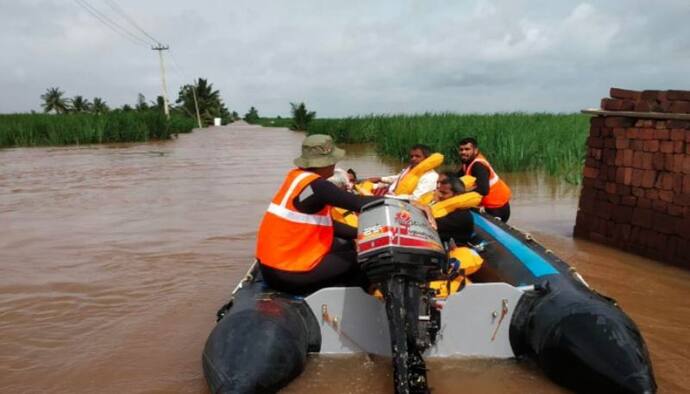 প্রবল বৃষ্টির জের, বন্যার করাল গ্রাসে প্রাণ গেল প্রায় ১৭০ জনের