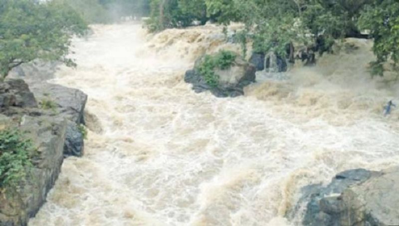 Due to heavy rains the water level of Mettur Dam continues to rise KAK