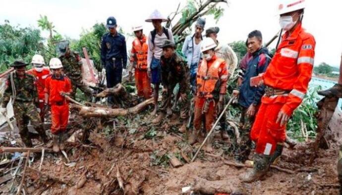 প্রবল বৃষ্টির জেরে মায়ানমারে ভূমিধস, কাদাস্তরের নীচ থেকে উদ্ধার ৫১টি নিথর দেহ