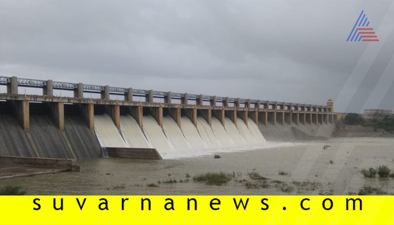 Karnataka floods Collapse Of Tungabhadra dam creates fear in people