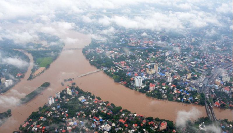 Kerala Floods Red Alert in 5 Districts death toll rises to 90