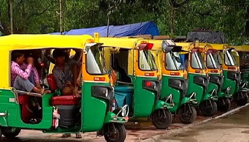 License suspended for 918 Mumbai Thane auto rickshaw drivers over refusing rides