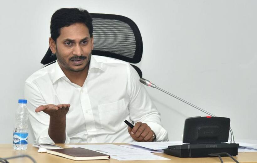 జగన్‌కు హైకోర్టు షాక్: రివర్స్ టెండరింగ్ పై  మధ్యంతర ఉత్తర్వులు