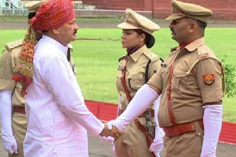इस कांस्टेबल को पिछले दस साल से आखिर क्यों डीजीपी साहब करते हैं सैल्यूट