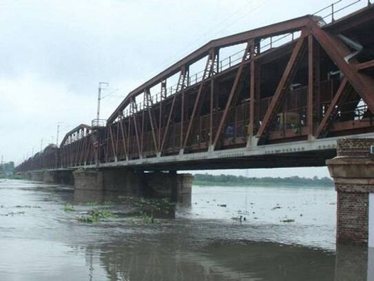 Danger of flooding in Delhi, threat of water infiltration in lower level