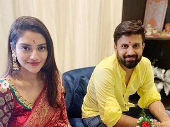Nusrat Jahan did Durga Puja, radical cleric said change religion
