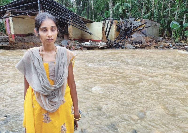 Interesting story of a woman save her family by floods