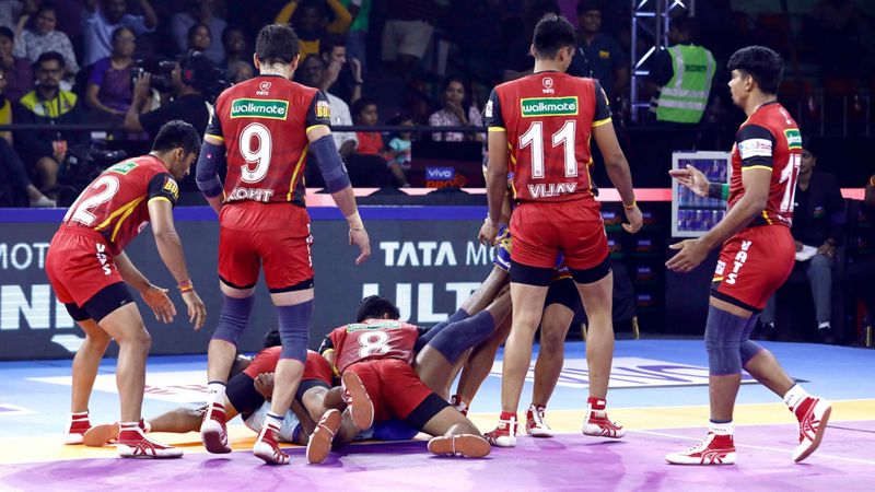 Pro kabaddi 2019 Bengaluru Bulls Beat Tamil Thalaivas by 32-21 points at chennai