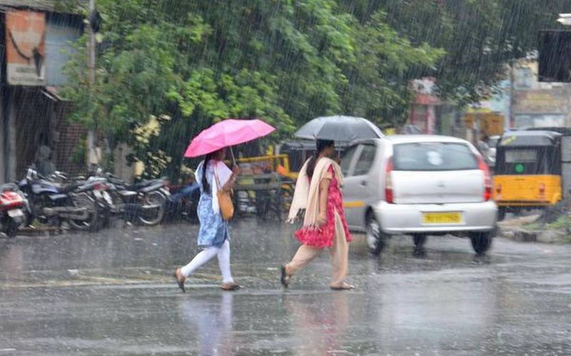 Heavy rain lashes in several Parts of Chikkamagaluru