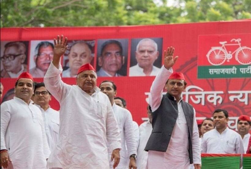 क्या कांग्रेस की राह पर चलेगी सपा, अखिलेश गद्दी छोड़ मुलायम को सौंपेंगे पार्टी की कमान