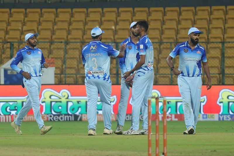 Ballari Tuskers cruise to 7 wicket victory against Bijapur Bulls