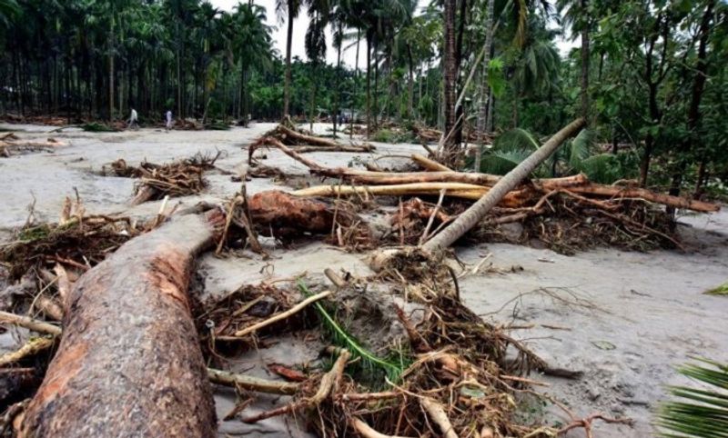 Flood affected agriculture land in belthangadi mangalore filled with sand