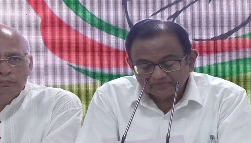 ना कोर्ट पहुंचे ना सीबीआई दफ्तर, चिदंबरम ने की कांग्रेस मुख्यालय में पीसी