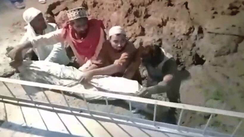 2 गज जमीन के नीचे दफन की थी लाश, 22 साल बाद ताबूत देख उड़े होश
