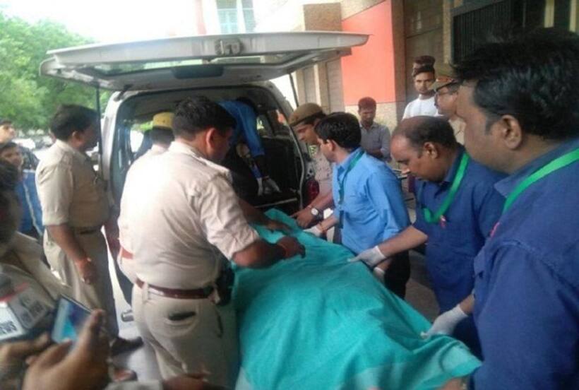 गाजियाबाद  में सीवर की सफाई करने के लिए टैंक में उतरे 5 लोगों की मौत, राज्य सरकार ने दस दस लाख की मदद का किया ऐलान