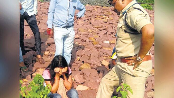 ट्रैक पर लेटी थी महिला डॉक्टर, DSP साहब को धक्का देकर बोली-मैं मर जाऊंगी...