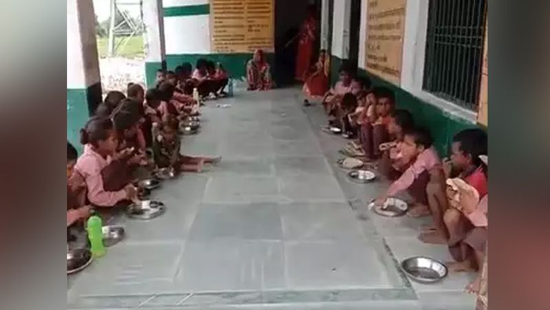 Mid Day Meal Rice is stolen of School kitchen staff