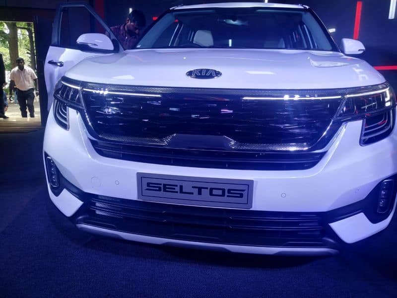 Kia Motors launches Stylish Bold SUV Seltos car in India