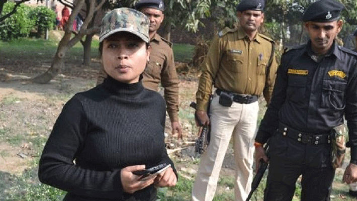 The father of this 'Lady Singham' is the righthand of CM Nitish Kumar, who made Bahubali Anant Singh a fugitive