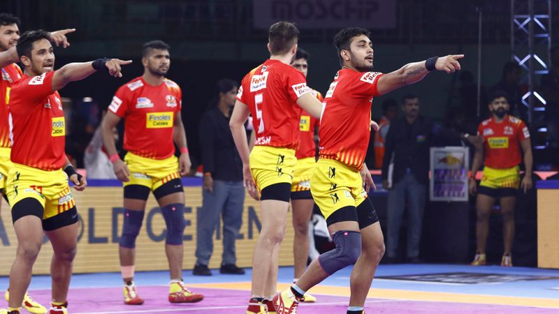 PKL 2019 Gujarat Fortunegiants Beat Patna Pirates by 29-26 points