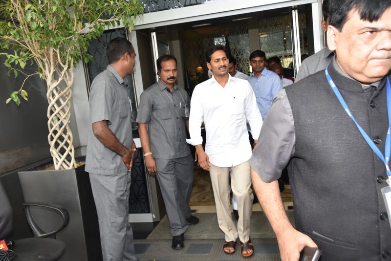 Andhra Pradesh CM Jaganmohan Reddy meets Jal Shakti Minister