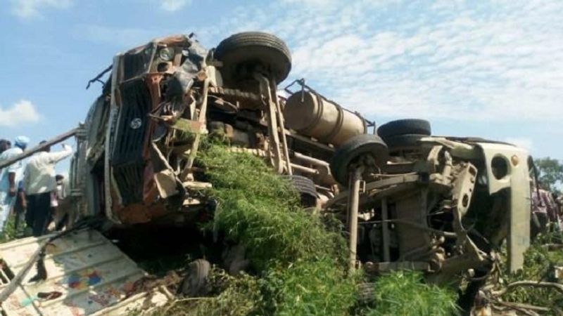 Truck overturns in Madhya Pradesh, 5 migrant workers killed