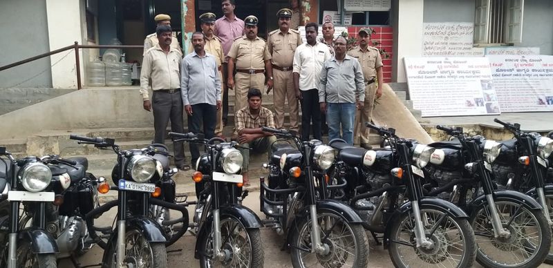 Kolara bangarpet police arrest royal enfield bullet bike thieves