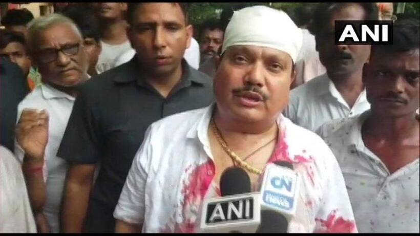 ममता बनर्जी की पुलिस ने भाजपा सांसद का सिर फोड़ा