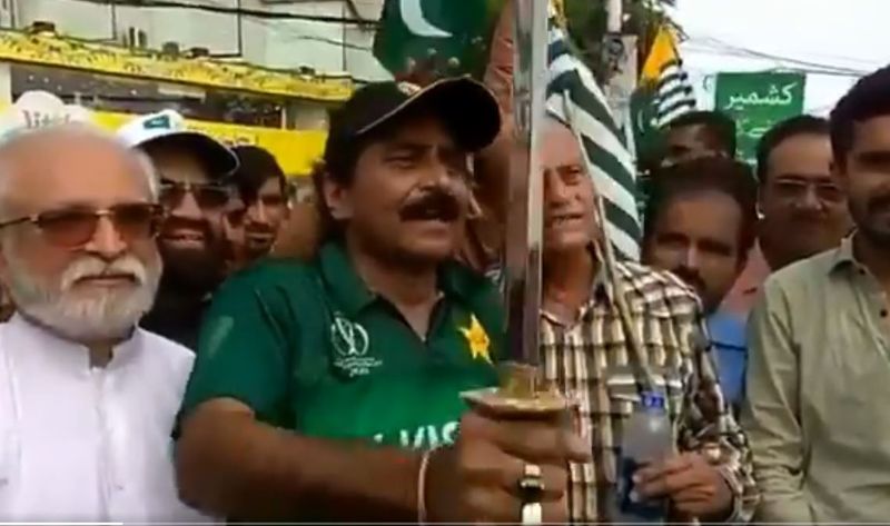 if I can hit sixes with bat I can also kill humans with sword says javed miandad