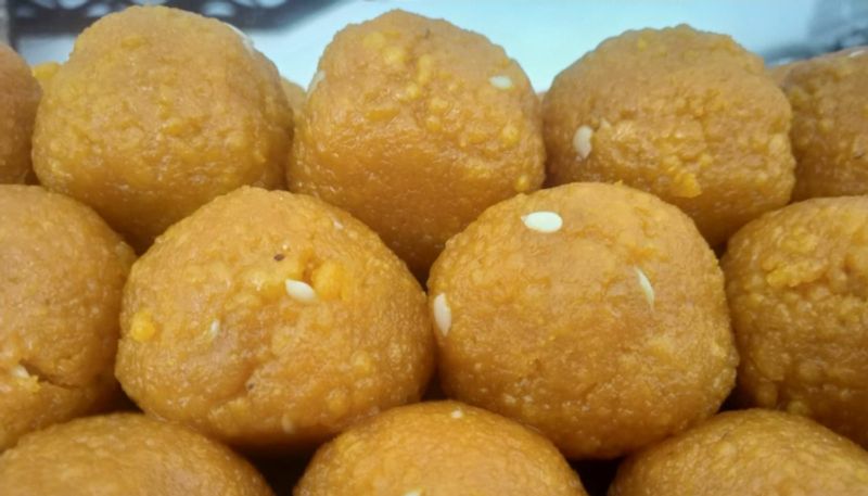 72 thousand laddu distributed to people in midst of COVID19