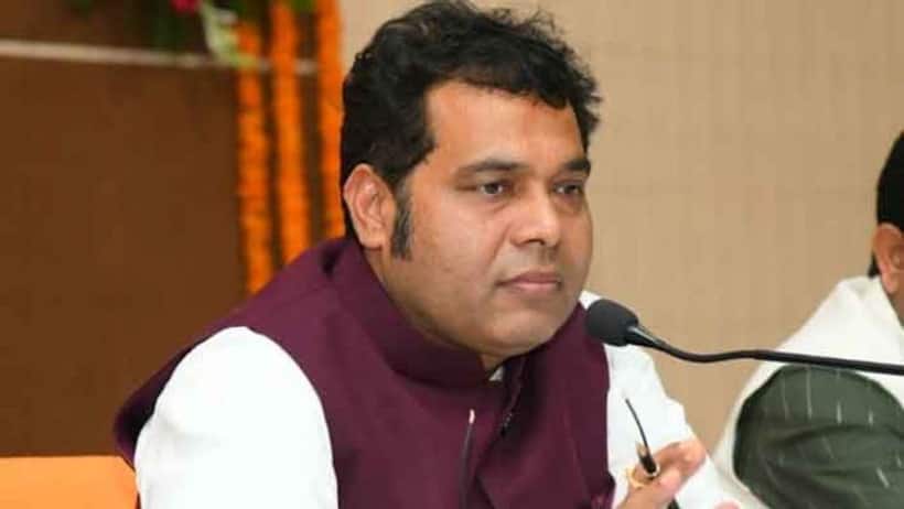 ऊर्जा मंत्री ने बिजली के दाम बढ़ाने के लिए SP BSP को ठराया जिम्मेदार, बोले मजबूरी में कराना पड़ा ऐसा